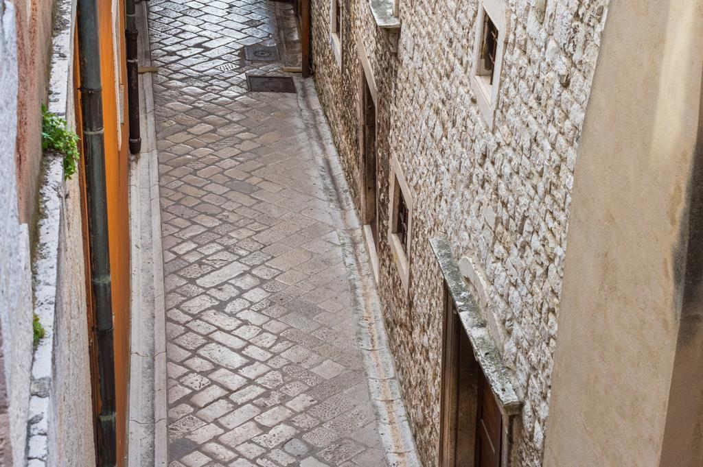 Apartment Colona Zadar Quarto foto